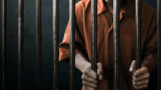 Prisonerbehindbars_276339538370b50b358-f914-4f43-9b1f-604611ae8bd2-prv-1