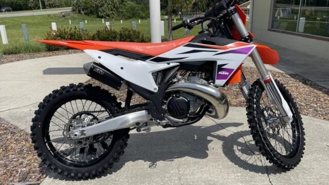 white-and-red-ktm-3