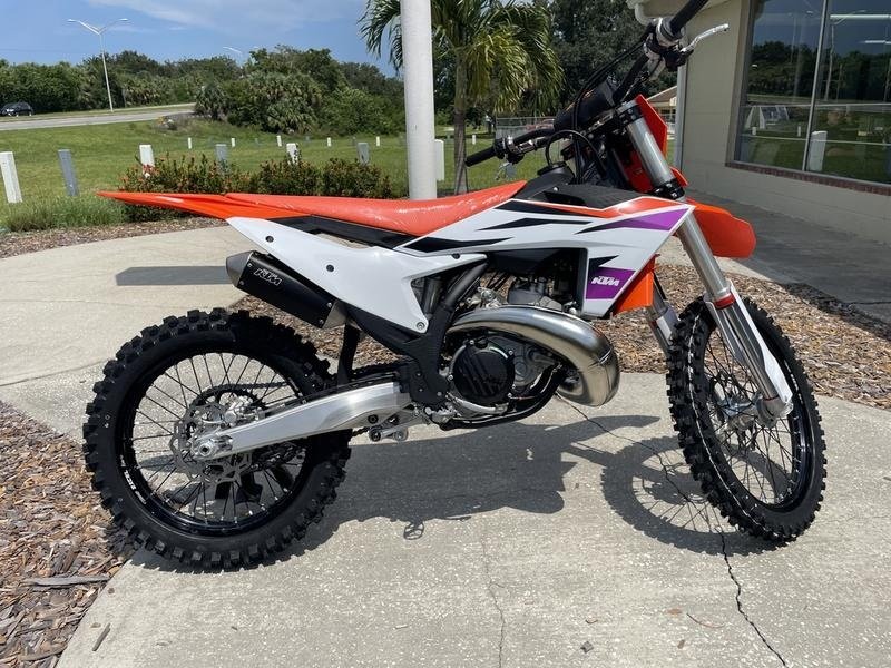 white-and-red-ktm-3