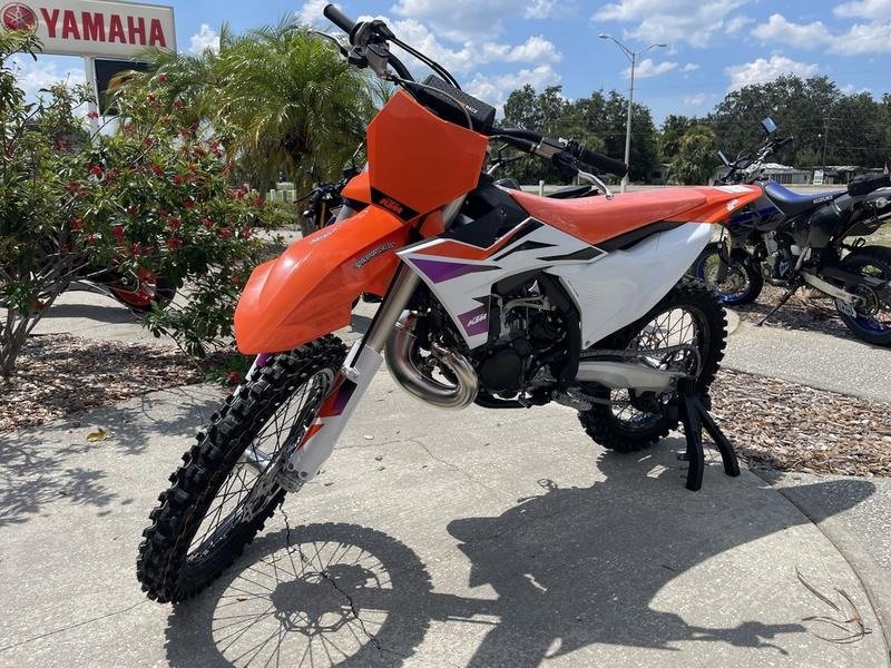 white-and-red-ktms
